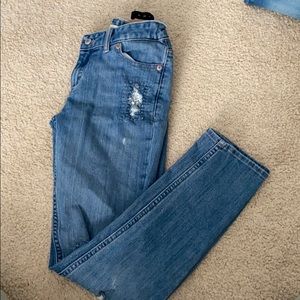 stretching, comfortably levi’s jeans